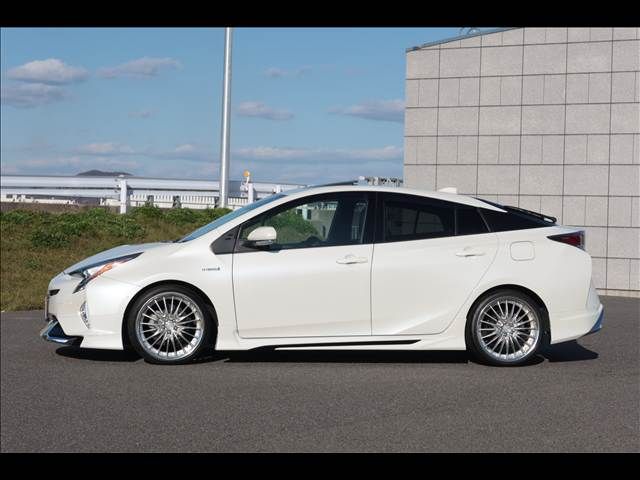 TOYOTA PRIUS 2016 Image 31