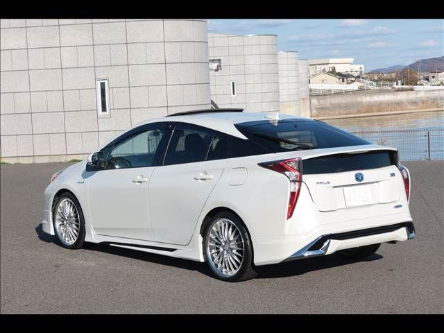 TOYOTA PRIUS 2016 Image 31