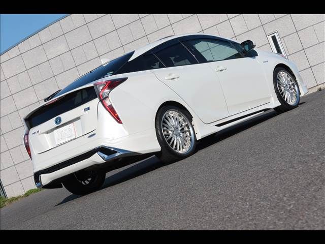 TOYOTA PRIUS 2016 Image 31