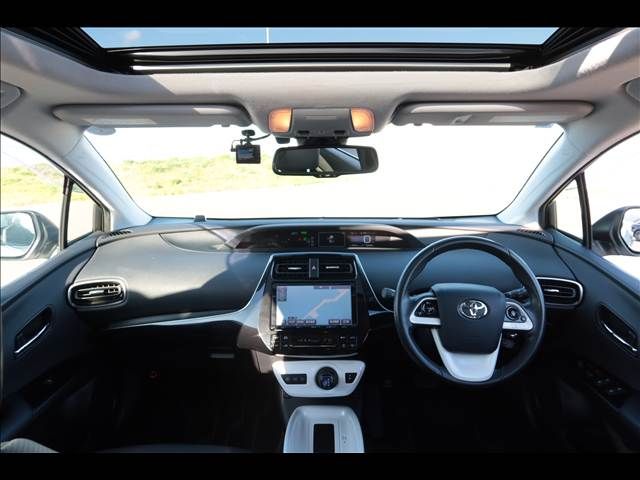 TOYOTA PRIUS 2016 Image 31