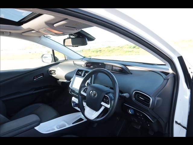 TOYOTA PRIUS 2016 Image 31