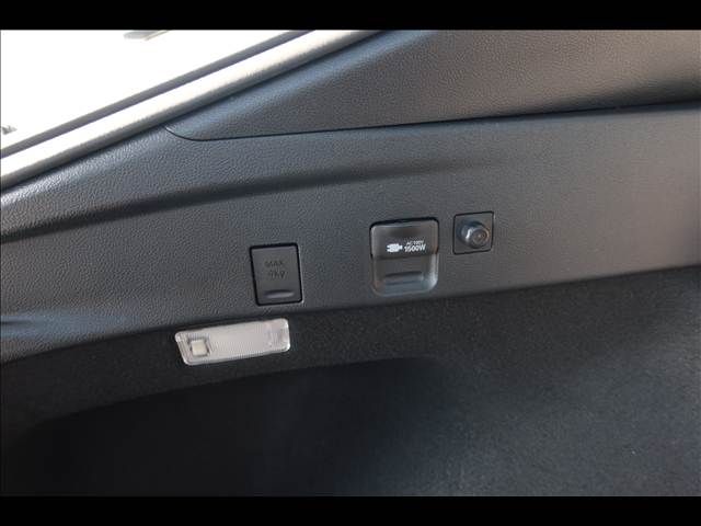 TOYOTA PRIUS 2016 Image 31