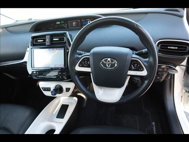 TOYOTA PRIUS 2016 Image 31