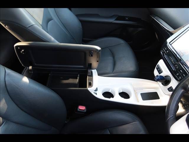 TOYOTA PRIUS 2016 Image 31