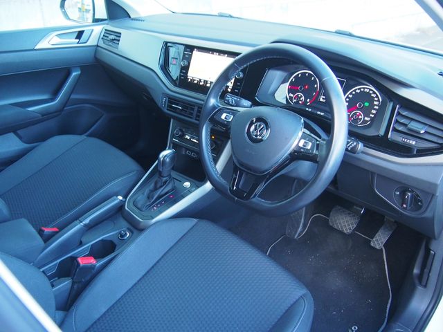 VOLKSWAGEN POLO 2020 Image 31