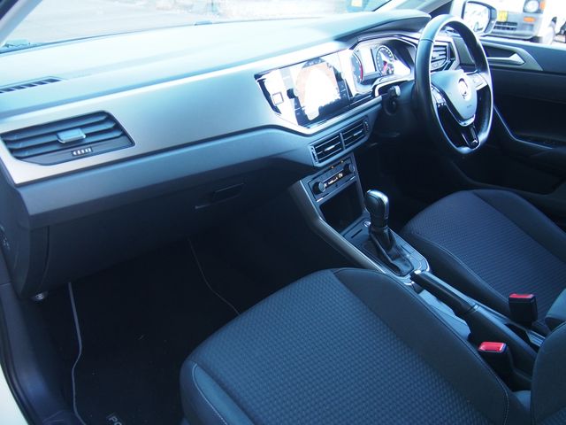 VOLKSWAGEN POLO 2020 Image 31