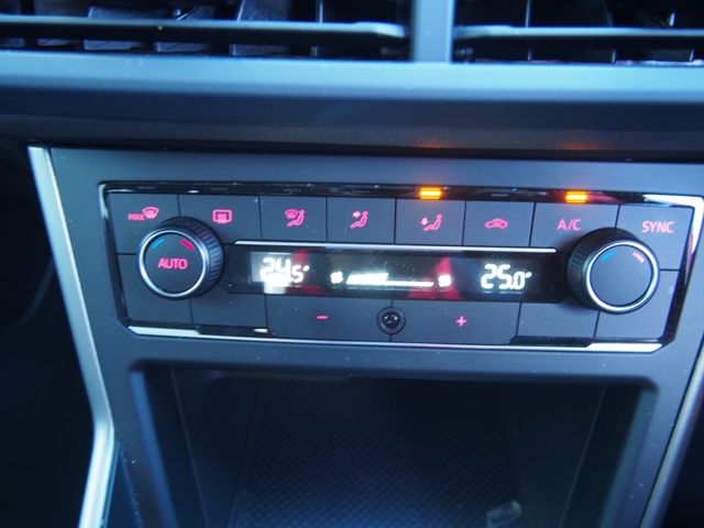 VOLKSWAGEN POLO 2020 Image 31