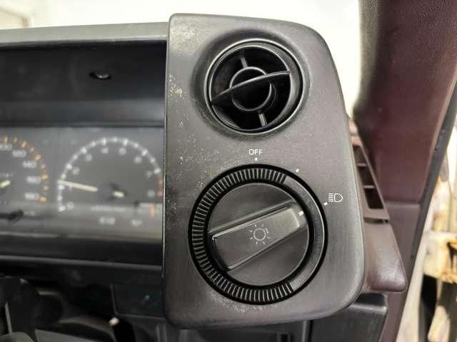 TOYOTA COROLLA LEVIN 1983 Image 31