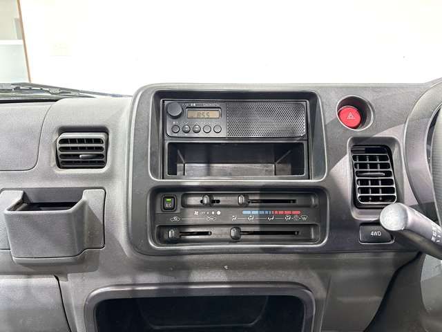 DAIHATSU HIJET TRUCK 4WD 2010 Image 31