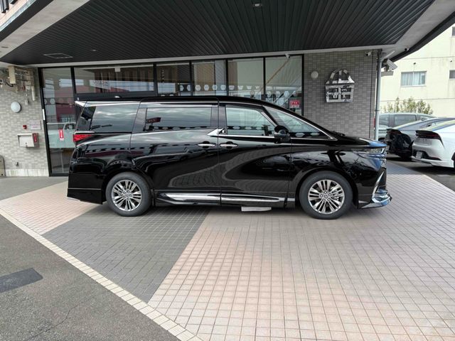 TOYOTA ALPHARD HYBRID 2024 Image 31