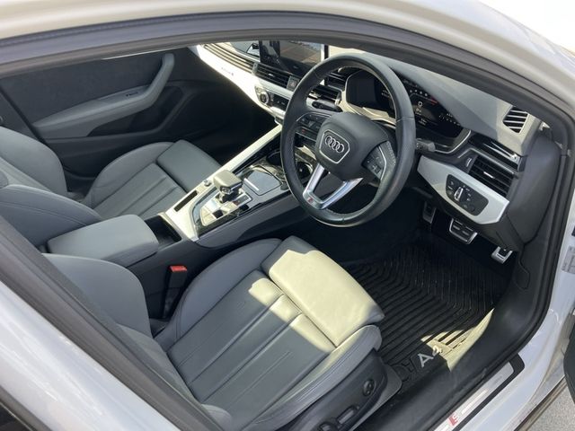 AUDI A4 2023 Image 31