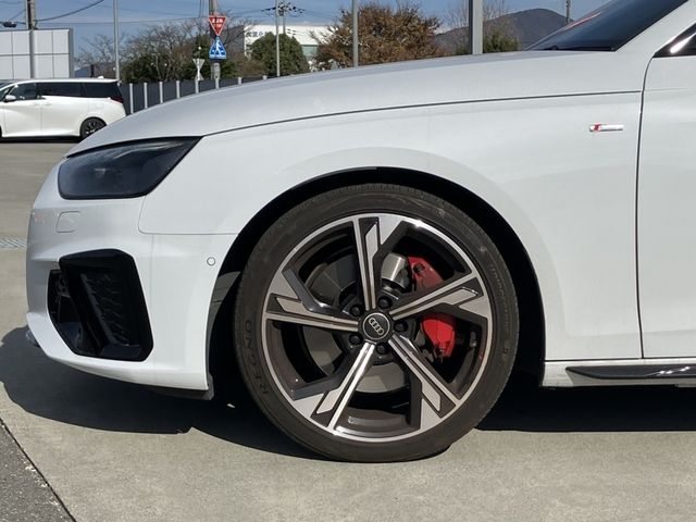 AUDI A4 2023 Image 31