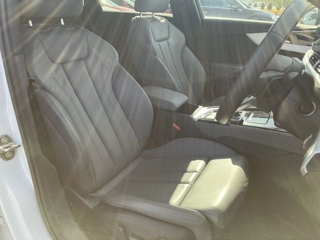 AUDI A4 2023 Image 31