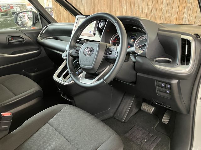 TOYOTA NOAH 2023 Image 31