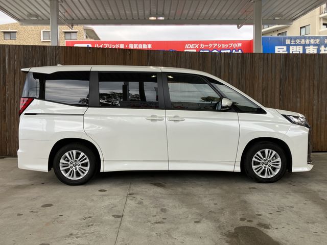 TOYOTA NOAH 2023 Image 31