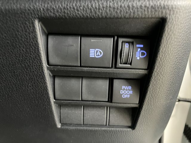 TOYOTA NOAH 2023 Image 31