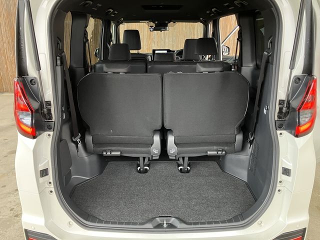 TOYOTA NOAH 2023 Image 31