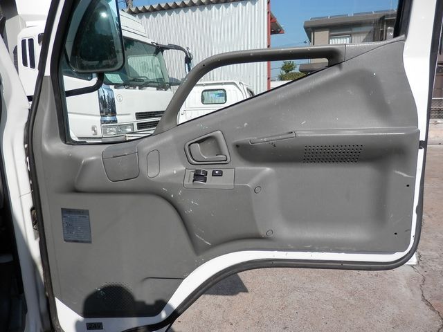 MITSUBISHI CANTER 2003 Image 31