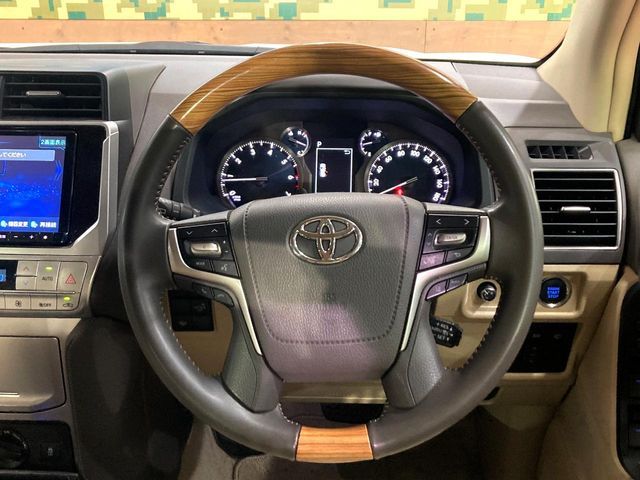 TOYOTA LANDCRUISER PRADO 2022 Image 31