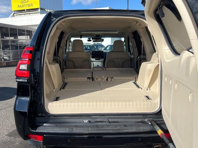 TOYOTA LANDCRUISER PRADO 2018 Image 31