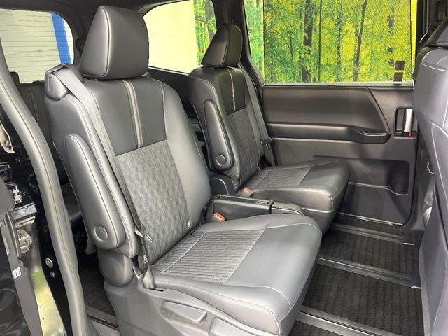 TOYOTA NOAH HYBRID 2023 Image 31