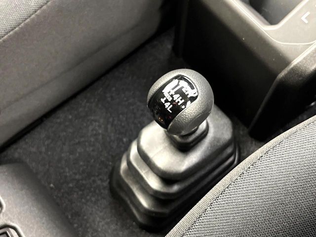 SUZUKI JIMNY NOMADE 2025 Image 31