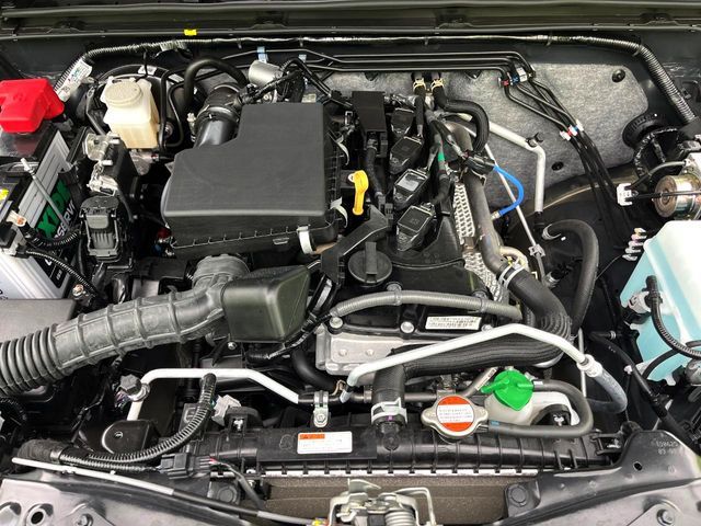 SUZUKI JIMNY NOMADE 2025 Image 31