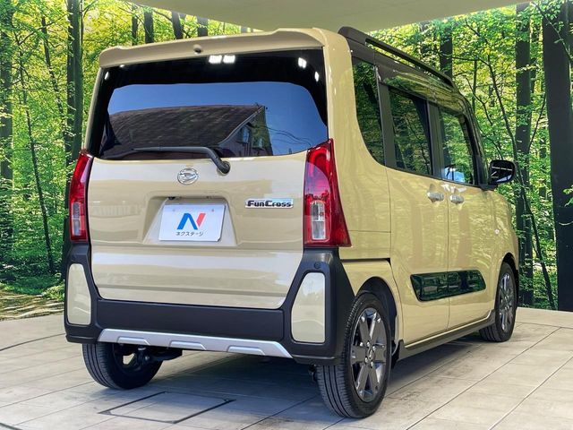 DAIHATSU TANTO FAN CROSS 2022 Image 31