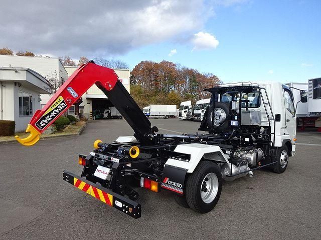 MITSUBISHI FUSOU FIGHTER 2025 Image 31