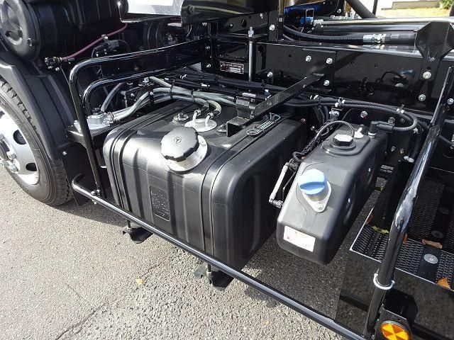 MITSUBISHI FUSOU FIGHTER 2025 Image 31