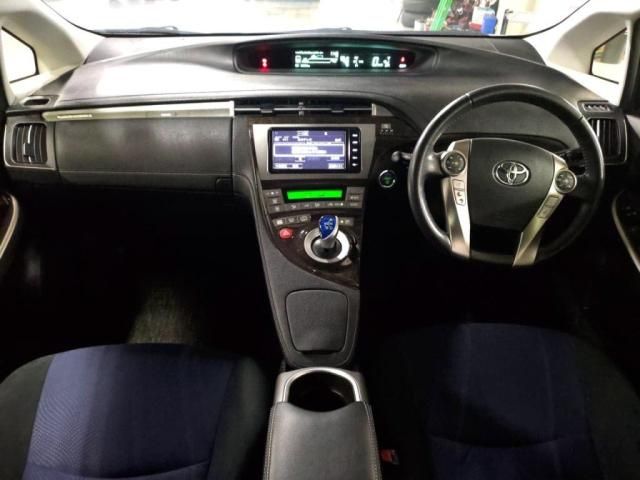 TOYOTA PRIUS PHV 2015 Image 31