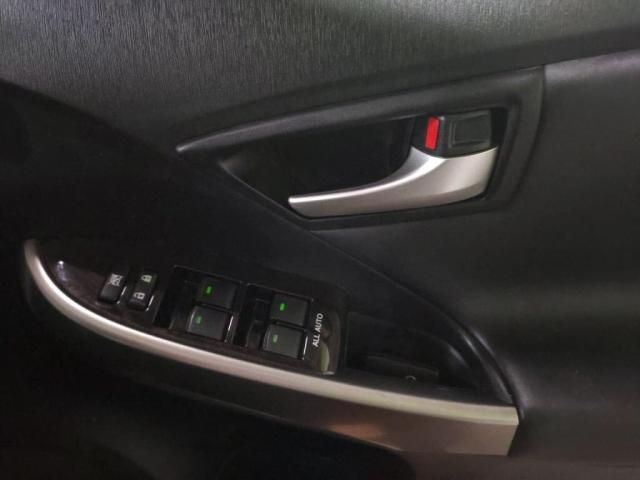 TOYOTA PRIUS PHV 2015 Image 31