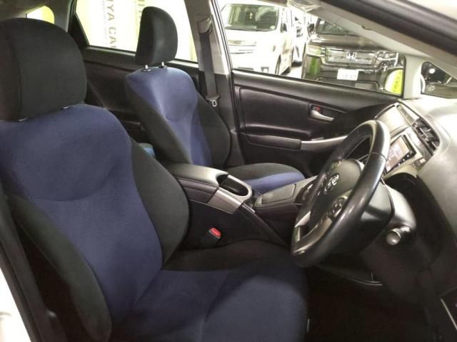 TOYOTA PRIUS PHV 2015 Image 31