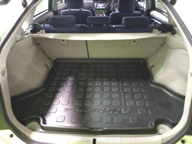 TOYOTA PRIUS PHV 2015 Image 31