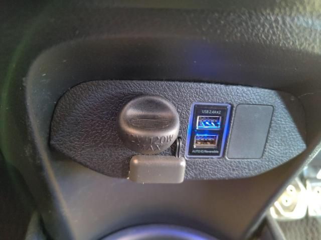 TOYOTA VITZ 2015 Image 31