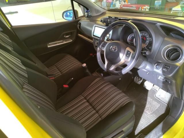 TOYOTA VITZ 2015 Image 31