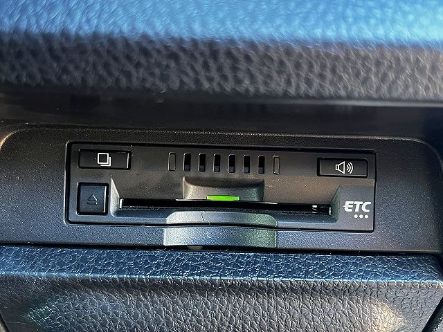 TOYOTA ESQUIRE 2017 Image 31