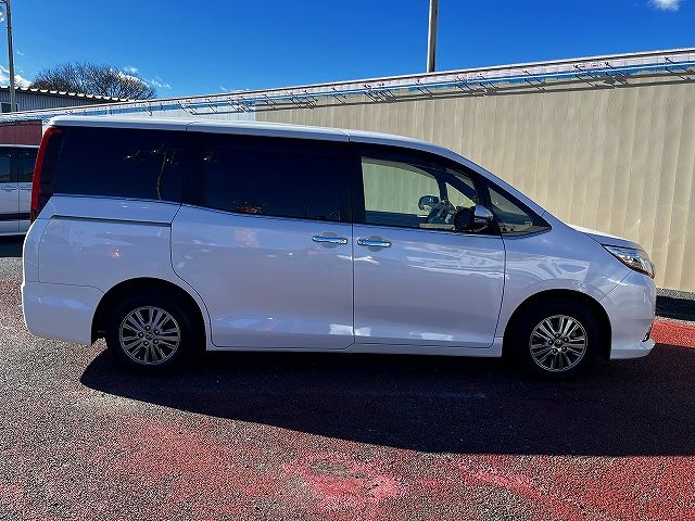 TOYOTA ESQUIRE 2017 Image 31