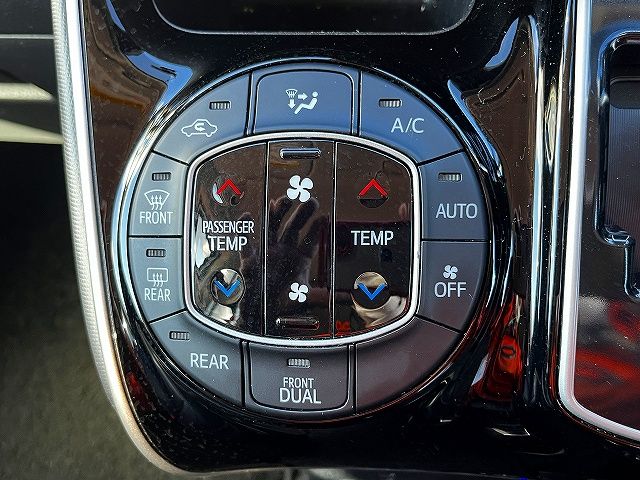 TOYOTA ESQUIRE 2017 Image 31