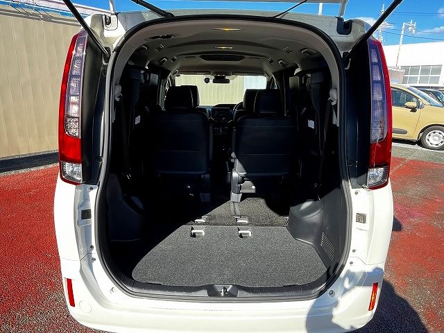 TOYOTA ESQUIRE 2017 Image 31