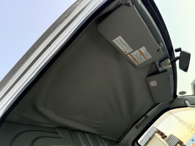 TOYOTA LITEACE TRUCK 4WD 2012 Image 31