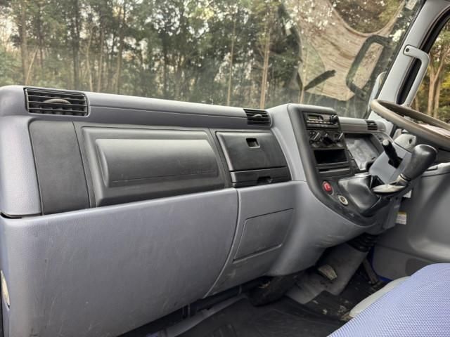 MITSUBISHI CANTER 2010 Image 31