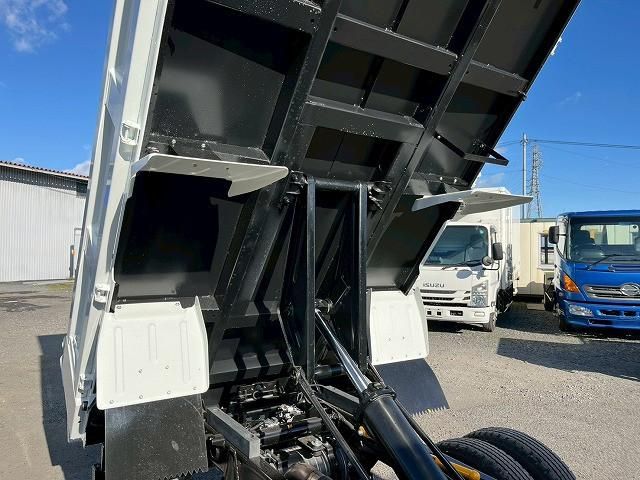 MITSUBISHI CANTER 2025 Image 31