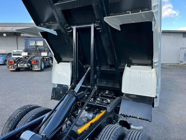 MITSUBISHI CANTER 2025 Image 31