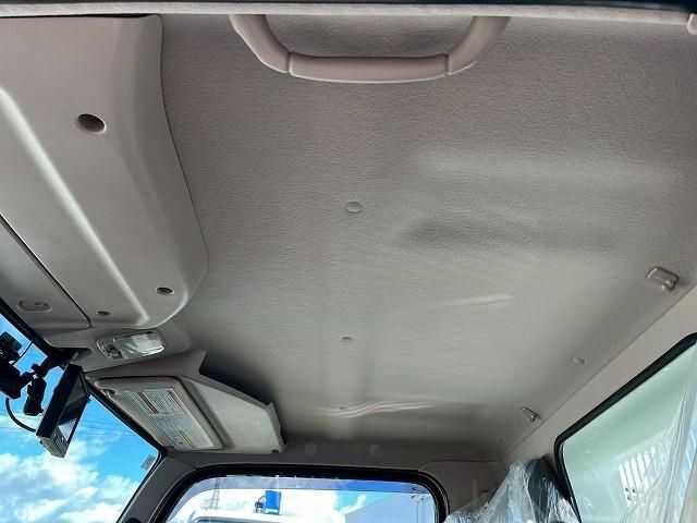 MITSUBISHI CANTER 2025 Image 31