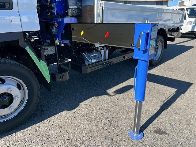 MITSUBISHI CANTER 2025 Image 31