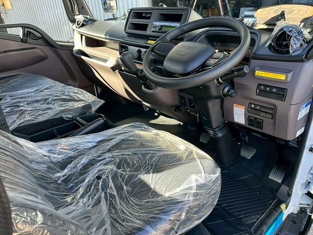 MITSUBISHI CANTER 2025 Image 31