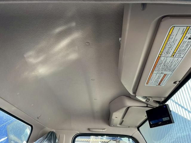 MITSUBISHI CANTER 2025 Image 31