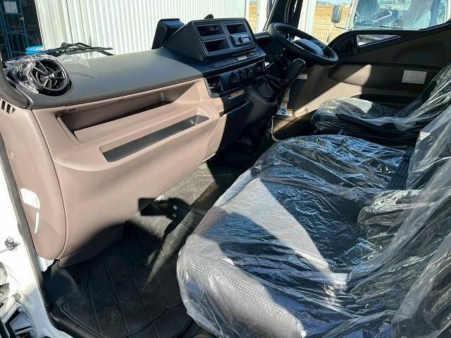 MITSUBISHI CANTER 2025 Image 31