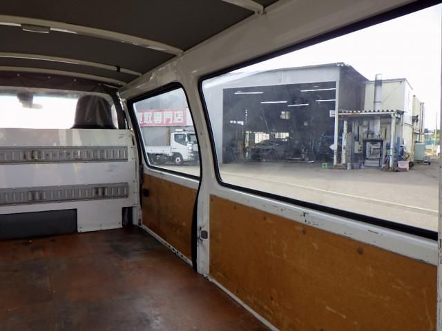 HINO DUTRO 2018 Image 31